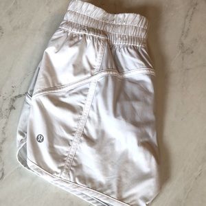 Lululemon Size 4 White Shorts
